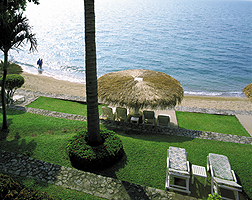 Dusit Thani Pattaya 06 Beach